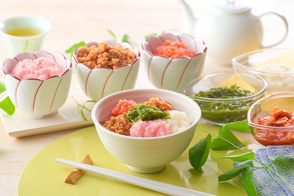 海鮮やねばねば食材など、お好きな物を盛りつけるオリジナル丼をお楽しみください。