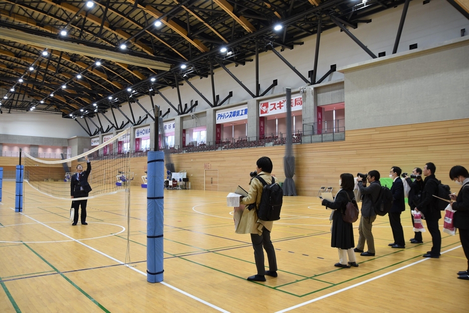 メインアリーナを見学