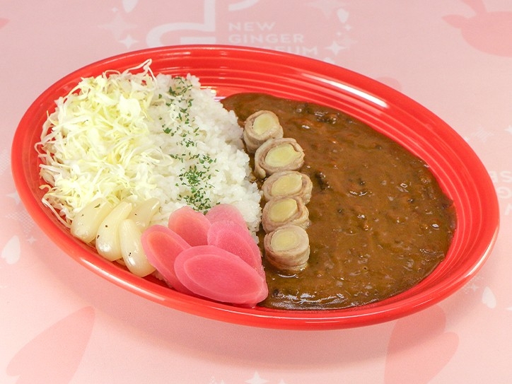 「金沢カレー」をイメージした盛り付けで提供