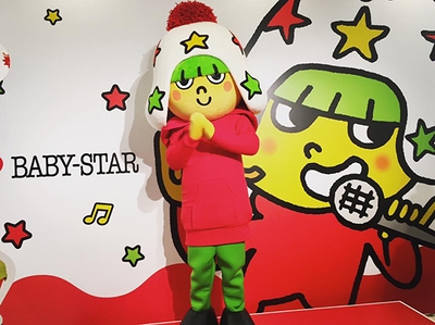「ホシオくん」と一緒に記念撮影や握手をして夏休みの思い出に!