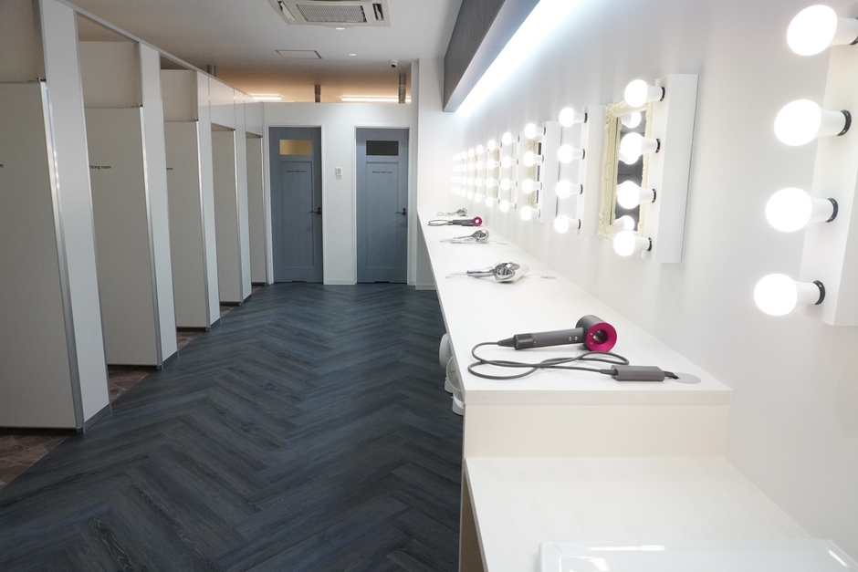 フィッティング&パウダールーム