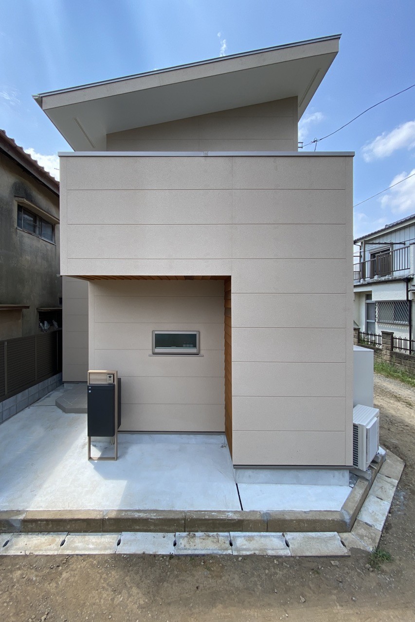 築54年・延床13坪の木造住宅をフルリノベーション!一部「減築」でスペースを生み出し、造作家具でデッドスペースを極限まで削減した事例を公開