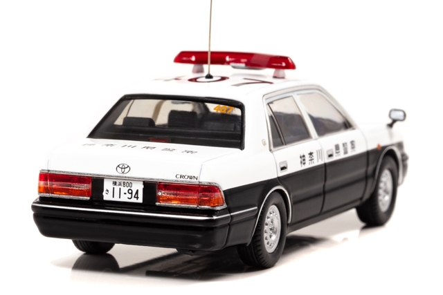 1/43 トヨタ クラウン (JZS155Z) 2000 神奈川県警察交通部交通機動隊車両(407):右後