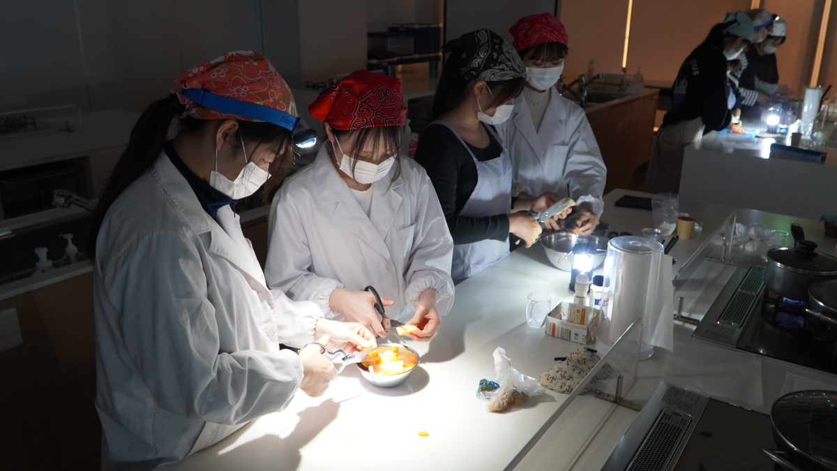 産官学連携の実践型「防災研修」 大阪国際大学短期大学部栄養学科×大阪ガスネットワーク(株)×守口市危機管理室