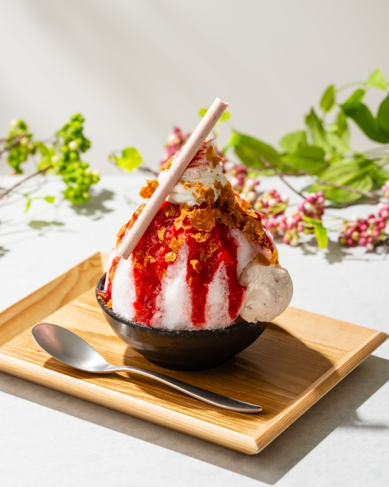 丹波いちごミルクかき氷 ~トンカの香りを添えて~