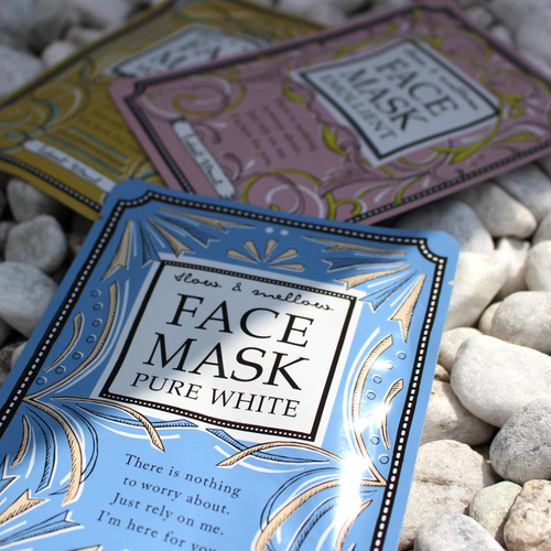 「フェイスマスク 各種」価格：各107円／流行の韓国コスメをトライしやすい価格で販売。各種、美白・ハリツヤ・保湿タイプと3種類。