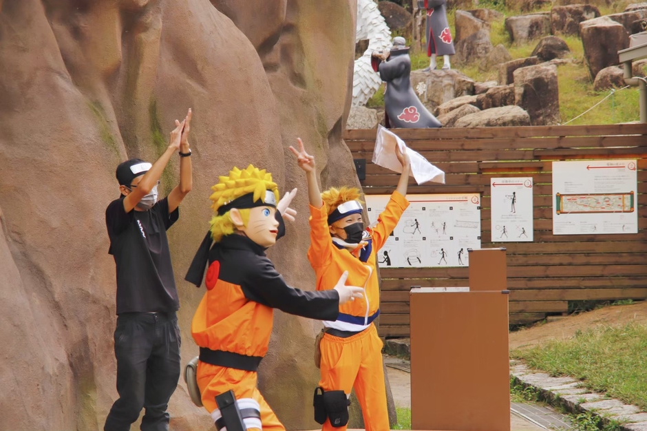 ▲ナルトと一緒に記念写真を撮ろう!