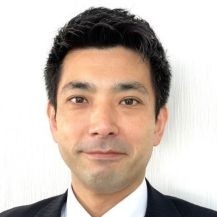 関　励介