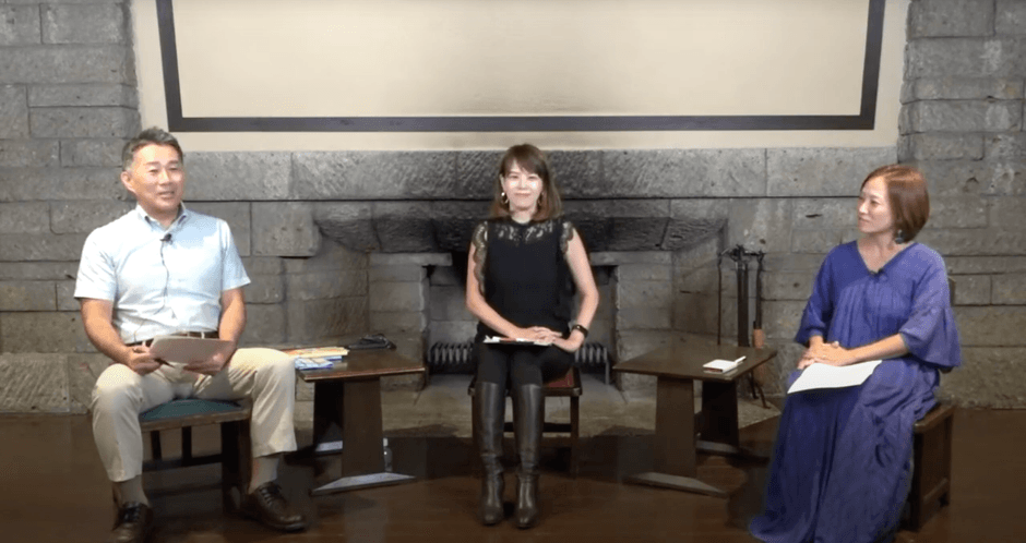 今回は池袋にある自由学園明日館を会場に行われた。左:更科幸一校長先生、中:岩田かおりさん、右:平田麻莉さん