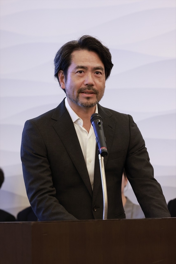 代表取締役社⻑ 降籏邦義