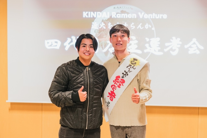 3代目店主 前田凛多朗(まえだりんたろう)さん(左)、4代目店主 岡田帝乙さん(右)