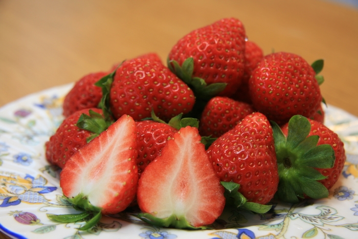 返礼品:つやつや苺「よつぼし☆☆☆☆」