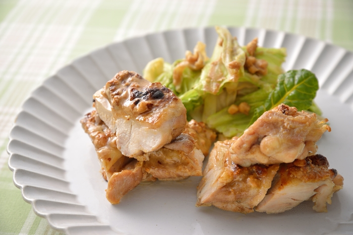 鶏のピーナッツ焼き&春キャベツのあえ物