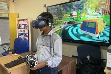 インドの学校2校でVRを活用した体験学習型のプログラムを実施　 慶應義塾大学日印研究ラボ協力のもと実現