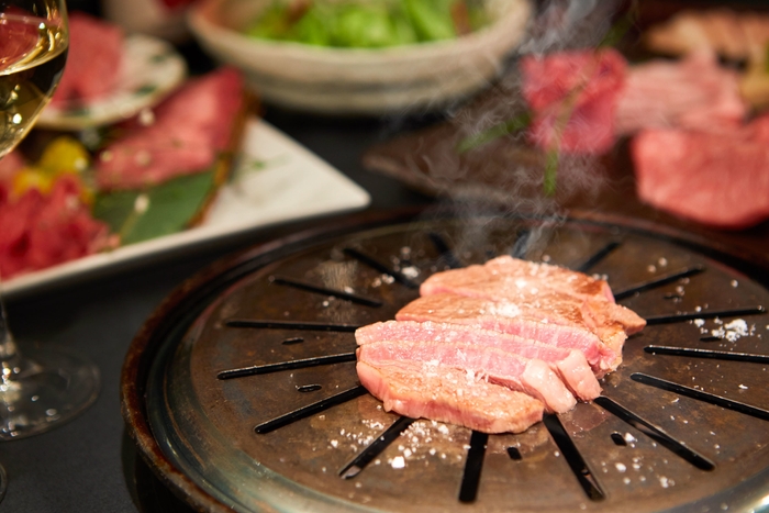 綺麗にサシの入ったお肉を存分に