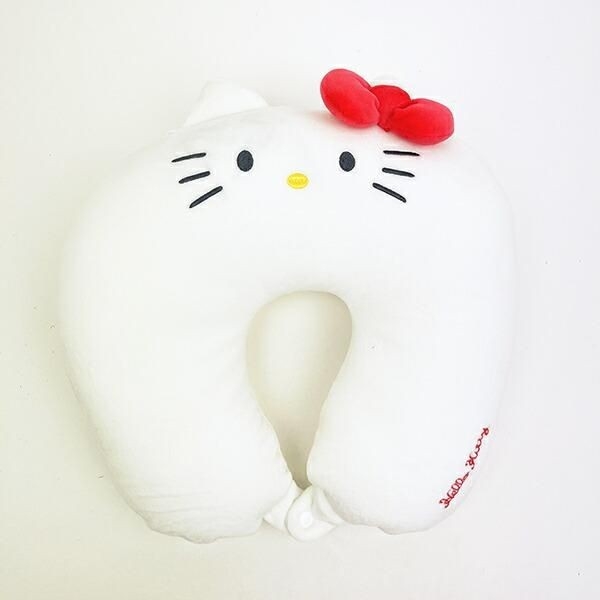 サンリオのネックピロー