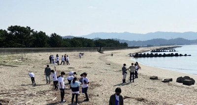 中学生がふるさと和歌山市の浜でSDGsを学ぶ　漂着ごみの調査、海岸クリーンアップ活動を実施