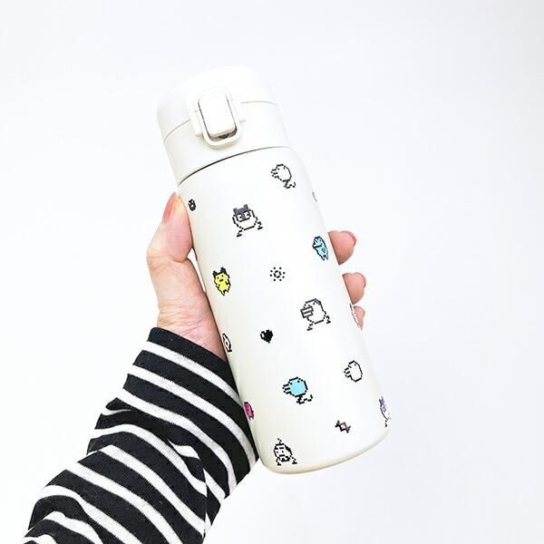たまごっちのボトルが見ているだけで楽しい気持ちになれる。ポップなデザインに機能性も抜群なステンレスワンプッシュボトルです。