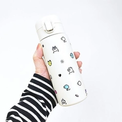 たまごっちのボトルが見ているだけで楽しい気持ちになれる。ポップなデザインに機能性も抜群なステンレスワンプッシュボトルです。