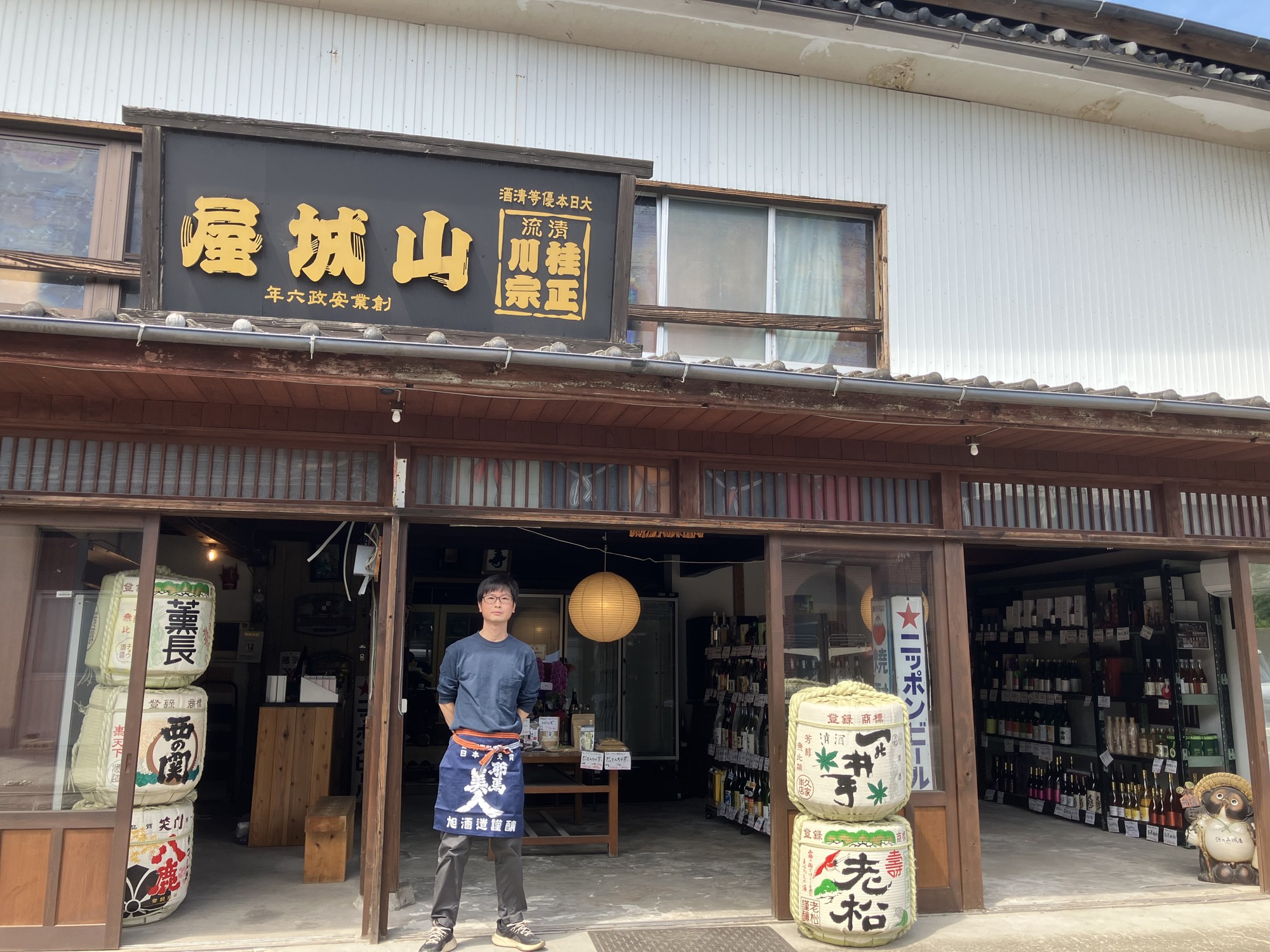 創業167年の老舗酒屋が“創業の地”で再出発
大分の逸品専門店として6月27日開業