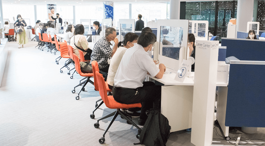 令和4年度(2022年度)のKINDAIフェア「就職相談」の様子