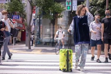 RIMOWAの新プロジェクト「THE NEW NORMAL」に 東京ユース世代のアイコン、Licaxxxが登場