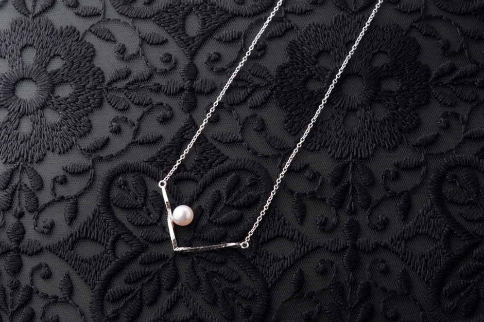 アコヤ真珠シルバーモダンペンダント