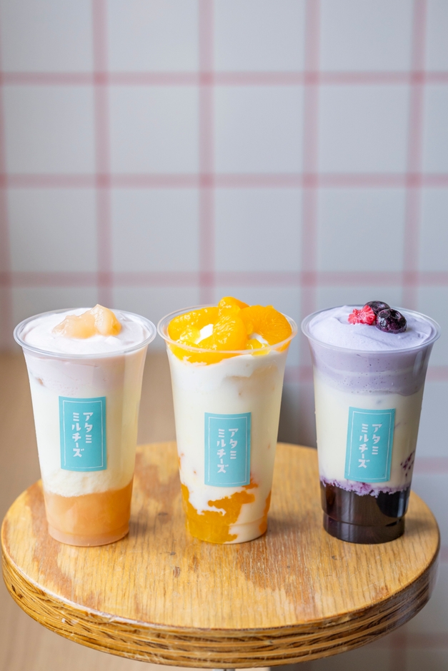 チーズドリンク 静岡みかん／ピーチ／ベリー 各700円(税込)