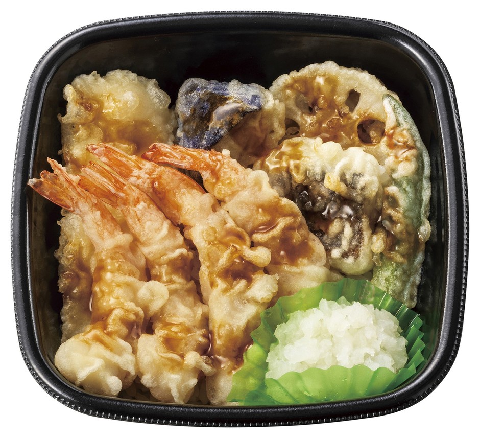 エビ4尾/イカ/カレイ/野菜3種 おろし上・海鮮天丼 825円(税込890円)