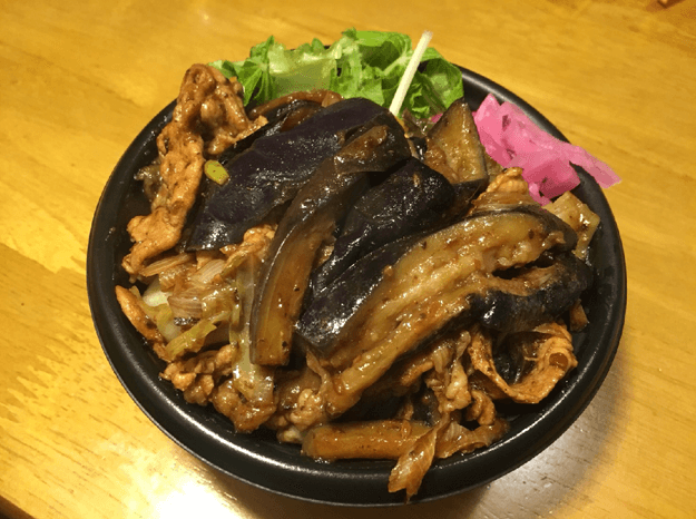 秋ナスと黒豚肉の回鍋肉丼