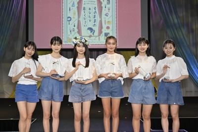 （左から）特別賞　井上実保奈（イノウエ　ミオナ） 、準グランプリ　横田真子（ヨコタ　マコ）、 グランプリ　堀川梨子（ホリカワ　リコ） 、準グランプリ　マクレラン佳来（マクレラン　カーラ）、 特別賞　中嶋悠奈（ナカジマ　ユナ）、 特別賞　月山鈴音（ツキヤマ　リオン）
