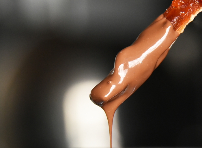 チョコレートディップ作業