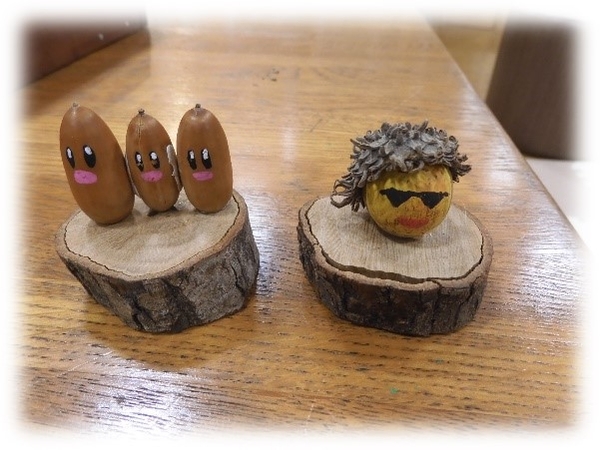 どんぐりスタンド