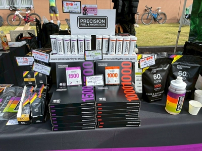 「第74回別府大分毎日マラソン大会」のレース前日に別大マラソン スポーツジョイで電解質ドリンク「Precision Fuel & Hydration」が購入が出来ます。