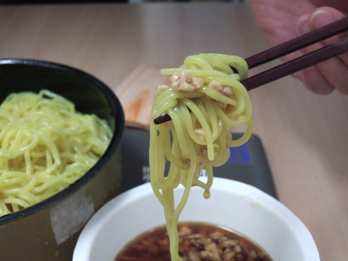 挽き割りつけ麺