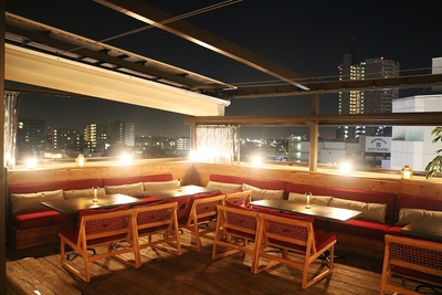 夜のルーフトップ