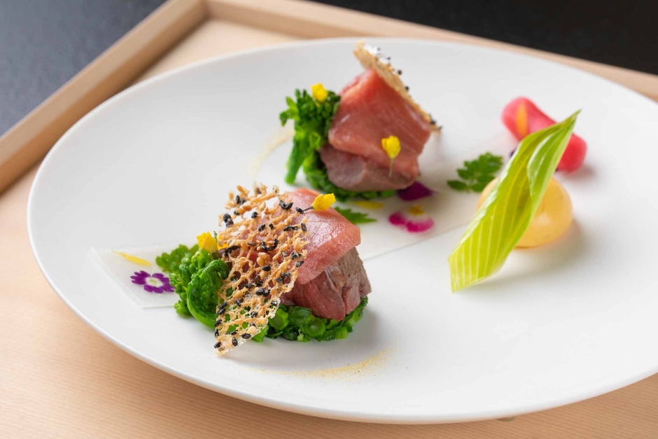 春メニュー:メイン 牛肉とマグロのロッシーニ