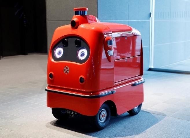 宅配ロボット「DeliRo(デリロ)」(1)
