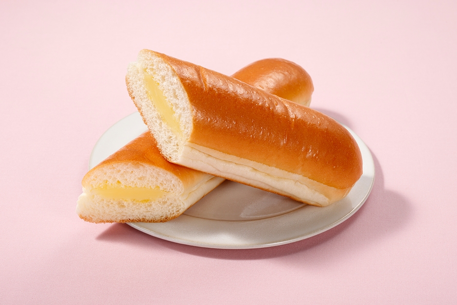 クリーム入れすぎ!?スティックパン(白バラ牛乳使用)