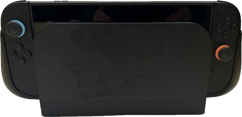 グリップを装着したままSwitch2ドックにセット可能