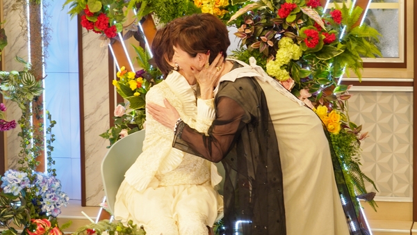 浅丘さん＆阿川さんのハグも！