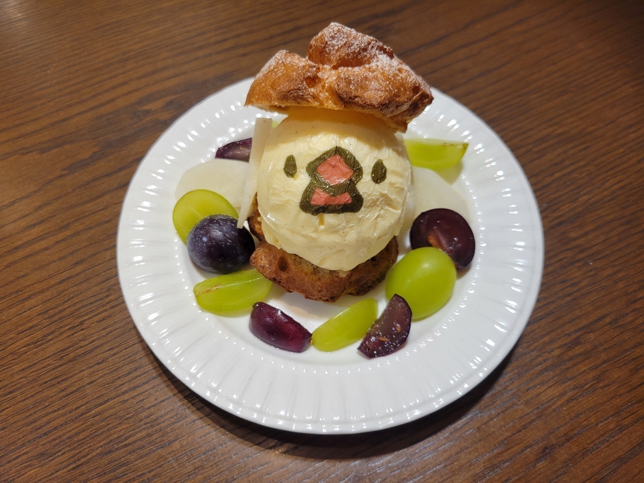 シューから生まれた文鳥ちゃんアイス