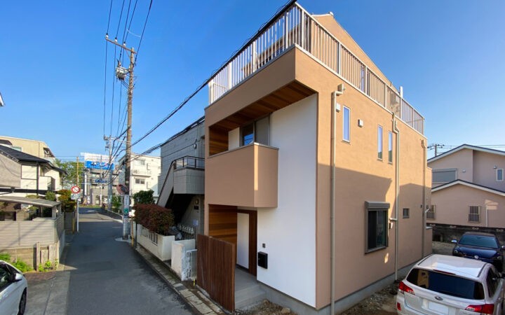 【19坪の狭小地】猫と暮らす3階建て高性能ZEH住宅、ルームツアーがYouTubeで4.7万回再生の大反響