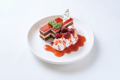 ▲お召し上がりぃぃい!魘夢のホイップベリーケーキ /1,980円(税込)