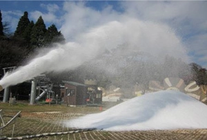 六甲山スノーパーク　10月20日（金）雪づくりスタート！ ～今シーズンは関西エリア最速オープン～