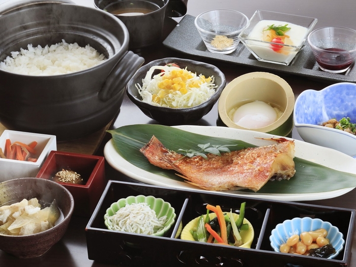ご朝食一例