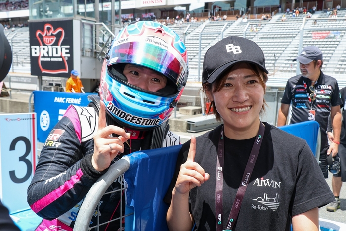 左から#1 斎藤愛未、三浦愛監督