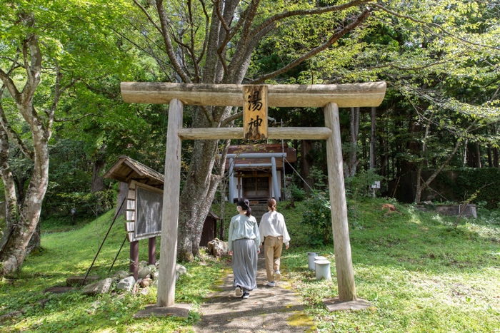 湯の神様として奉られている「湯神神社」は現在は湯の神としてだけでなく縁結びや無病息災などを願う地元の人から親しまれている