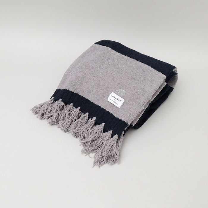 LARGE BLANKET　¥13,970（inc. tax） NAVY