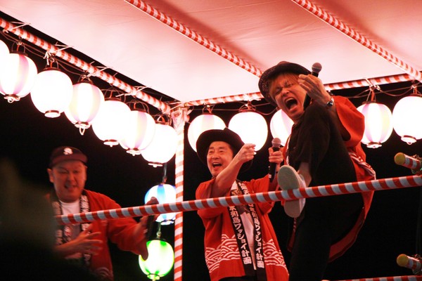怒髪天、下町盆踊りフェスに初登場!話題のCM曲「オトナノススメ」で大盛り上がり!